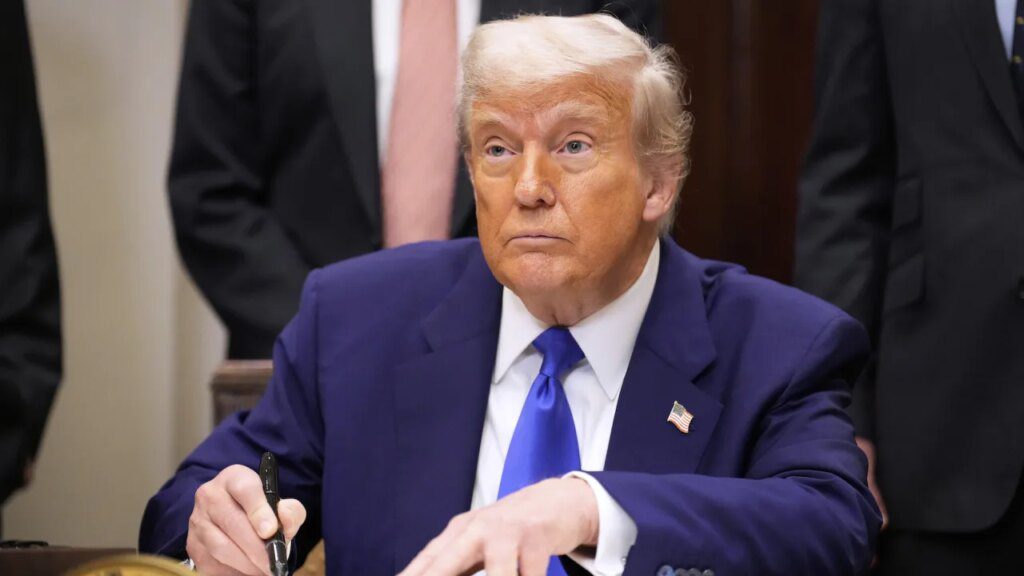 Trump signs executive order asking drugmakers to lower prescription drug