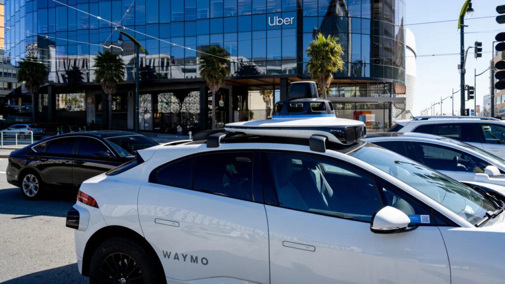 Uber is hedging its bets when it comes to robotaxis
