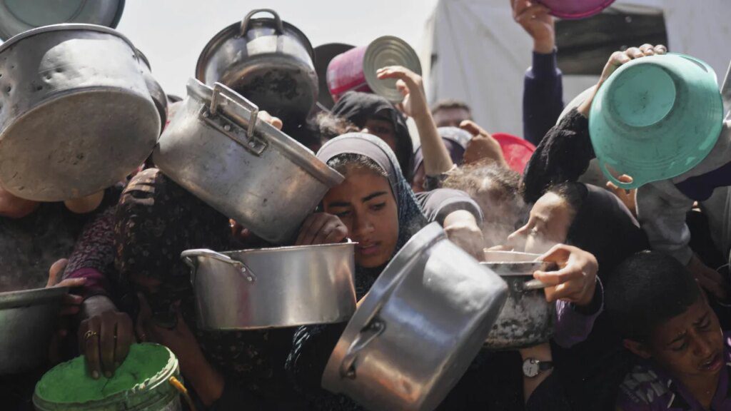 With almost no food left in gaza, a major aid