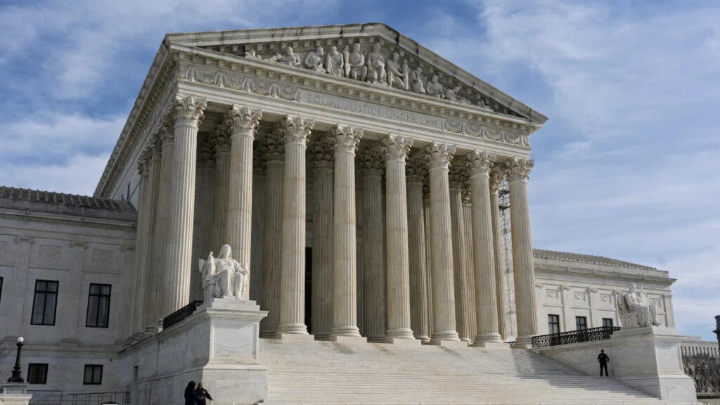 Trump administration asks supreme court to allow federal layoffs